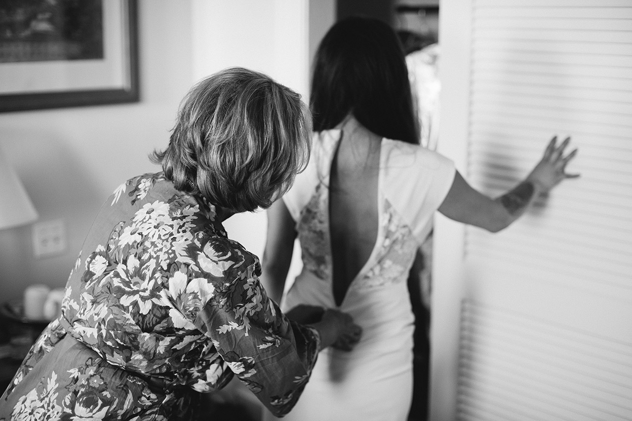 bride getting ready in hotel