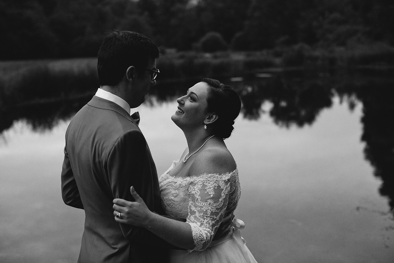 Full_Moon_Resort_NY_Wedding_R1_BW__77