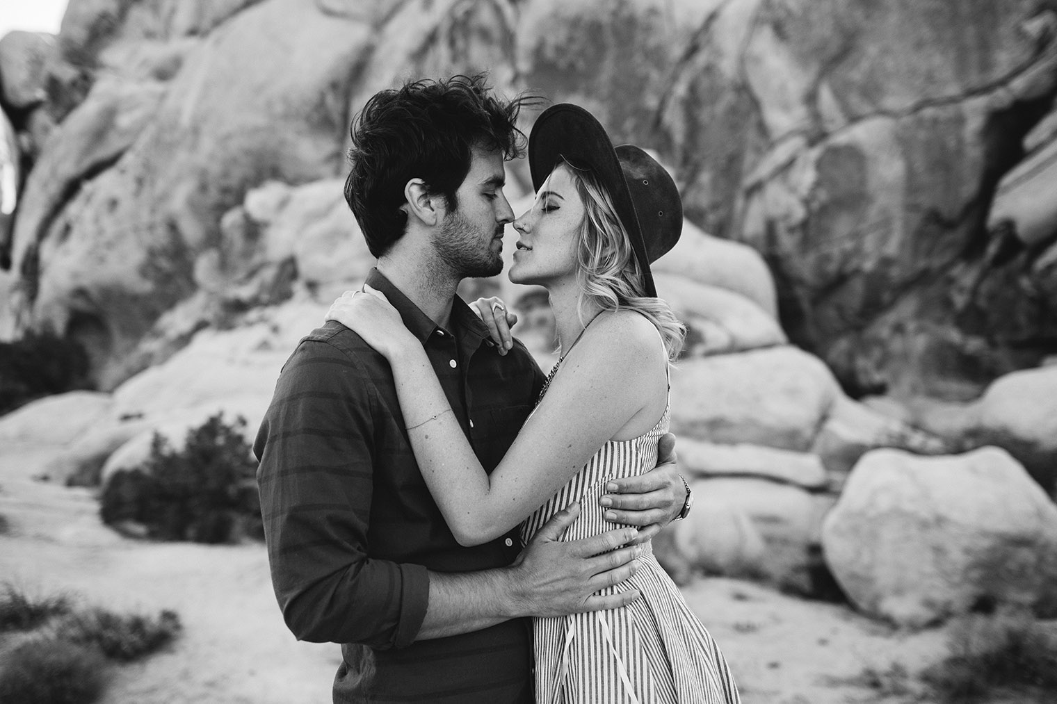 joshua tree engagement photos bw_252