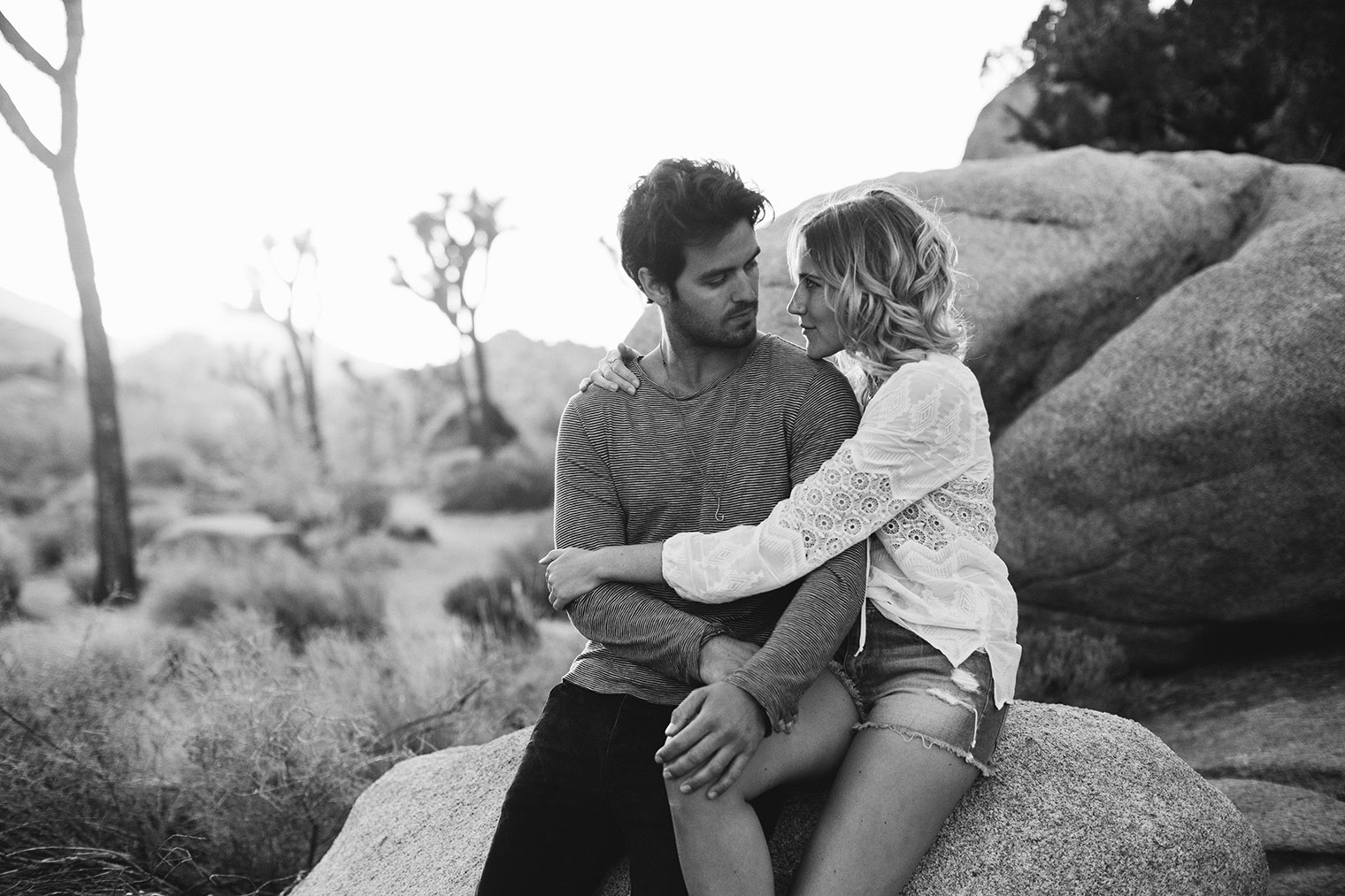 engagement photo joshua tree national park