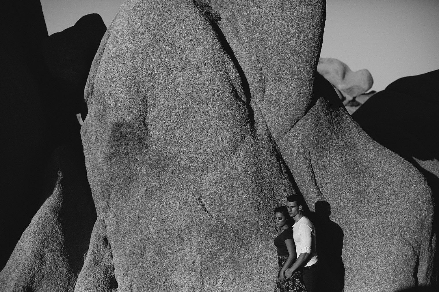 joshua tree engagement session bw_15