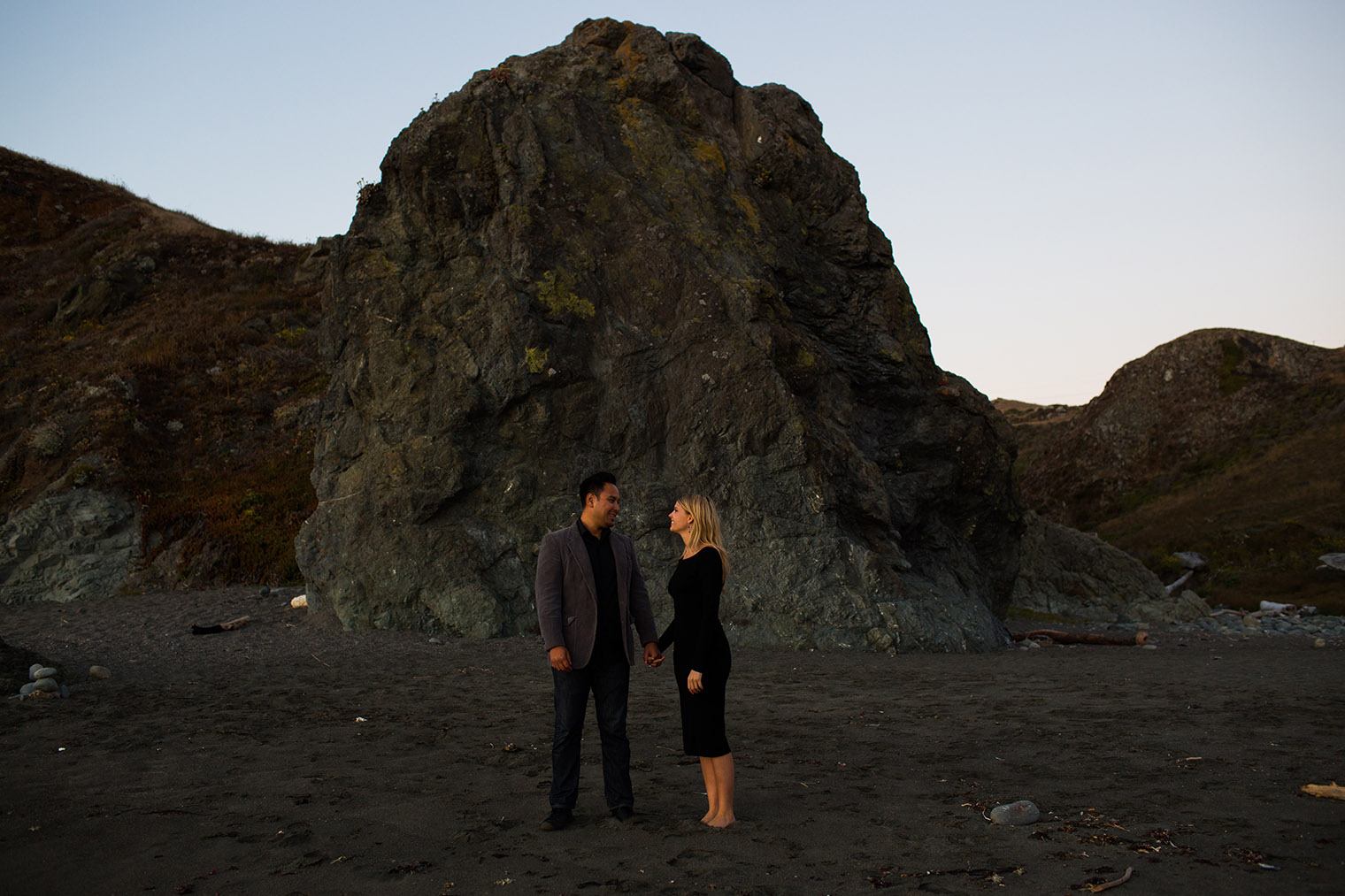 couple photos at sonoma coast state park