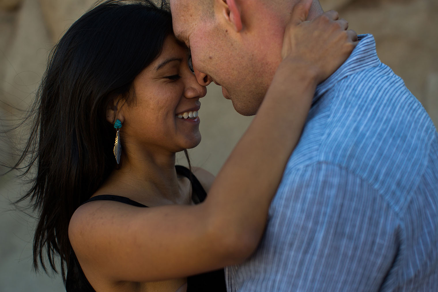 engagement photos in joshua tree