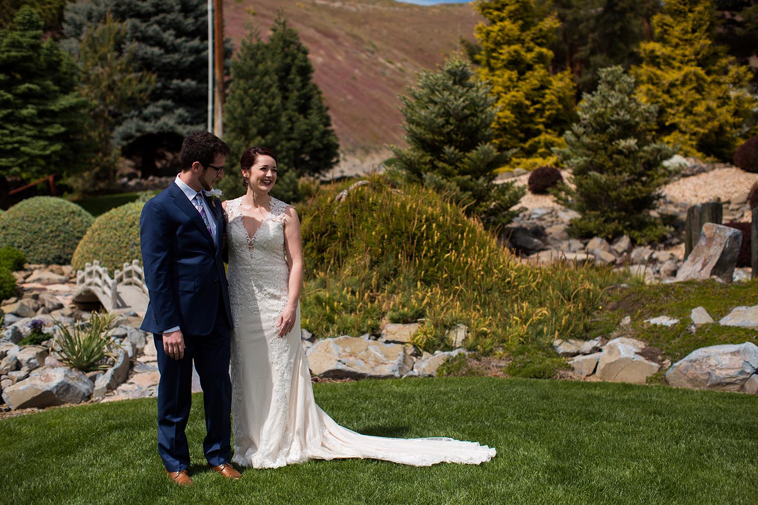 Bride and Groom First Look in Wenatchee WA