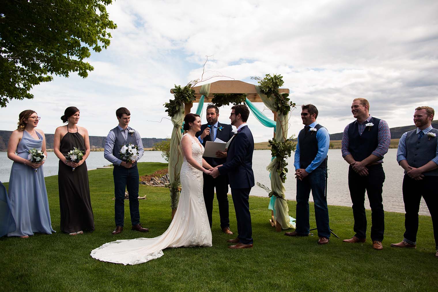 Wedding Photographer located in Wenatchee WA