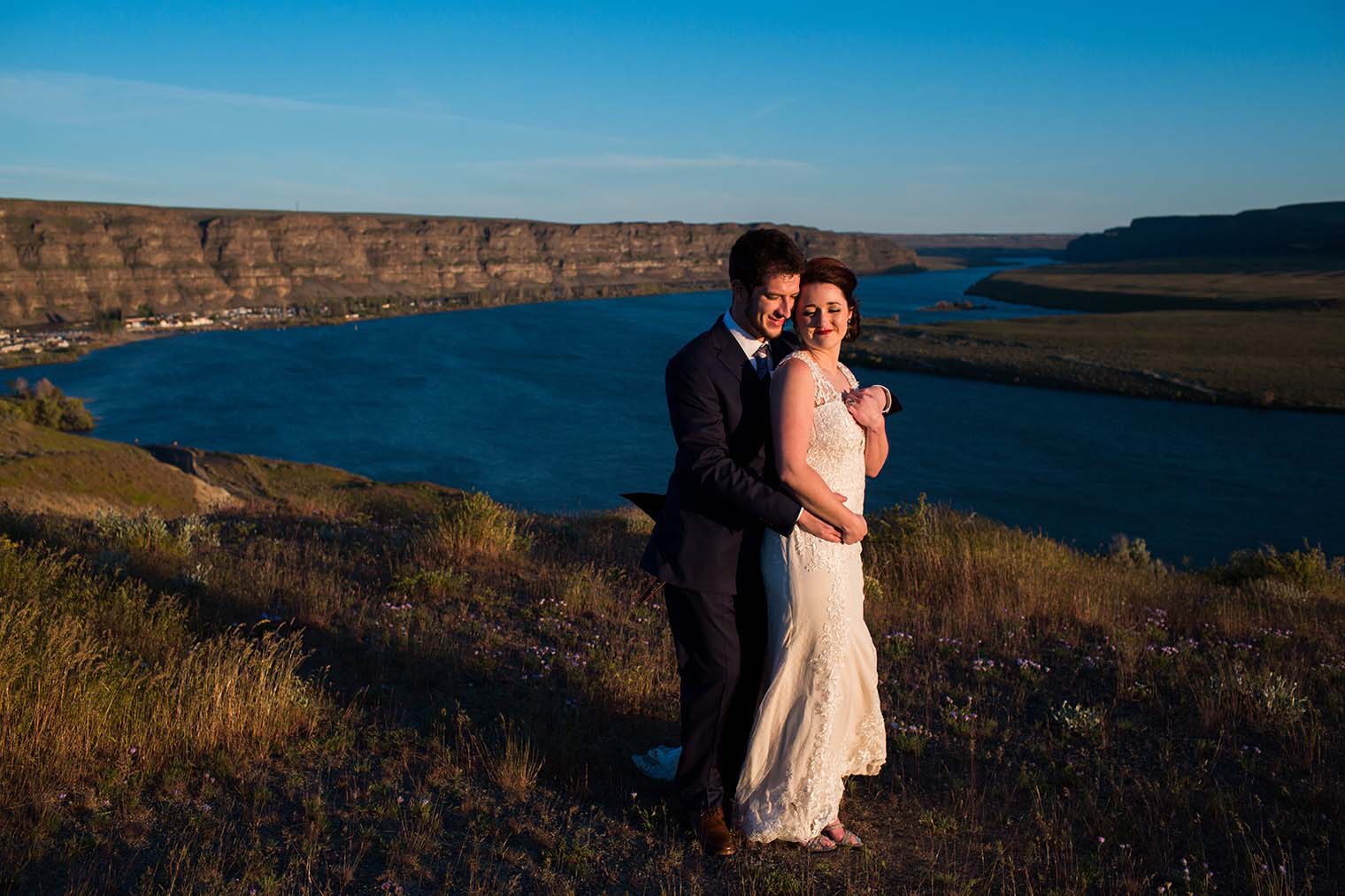 Wedding Photographer located in Wenatchee Washington