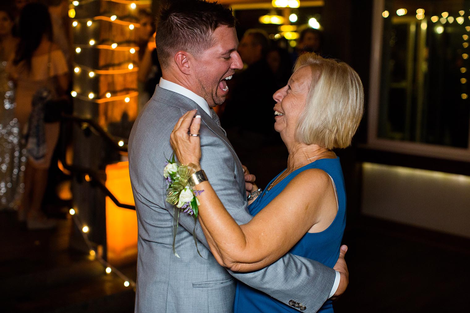 first dance at heritage house resort wedding 